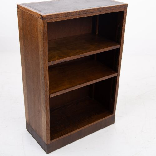 LEATHER TOPPED OAK OPEN BOOKCASE 1930S - ADDITIONAL PHOTO 6