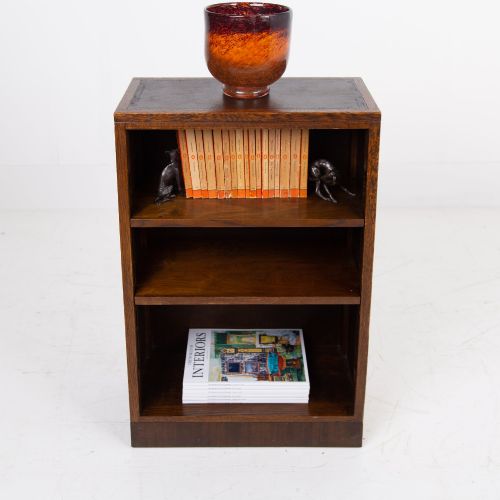 LEATHER TOPPED OAK OPEN BOOKCASE 1930S - ADDITIONAL PHOTO 10