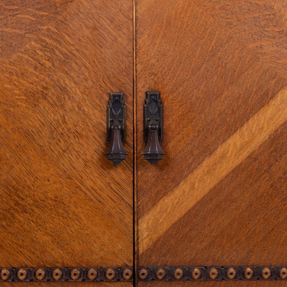 Attractive English Oak Sideboard Cabinet C1920 View VI
