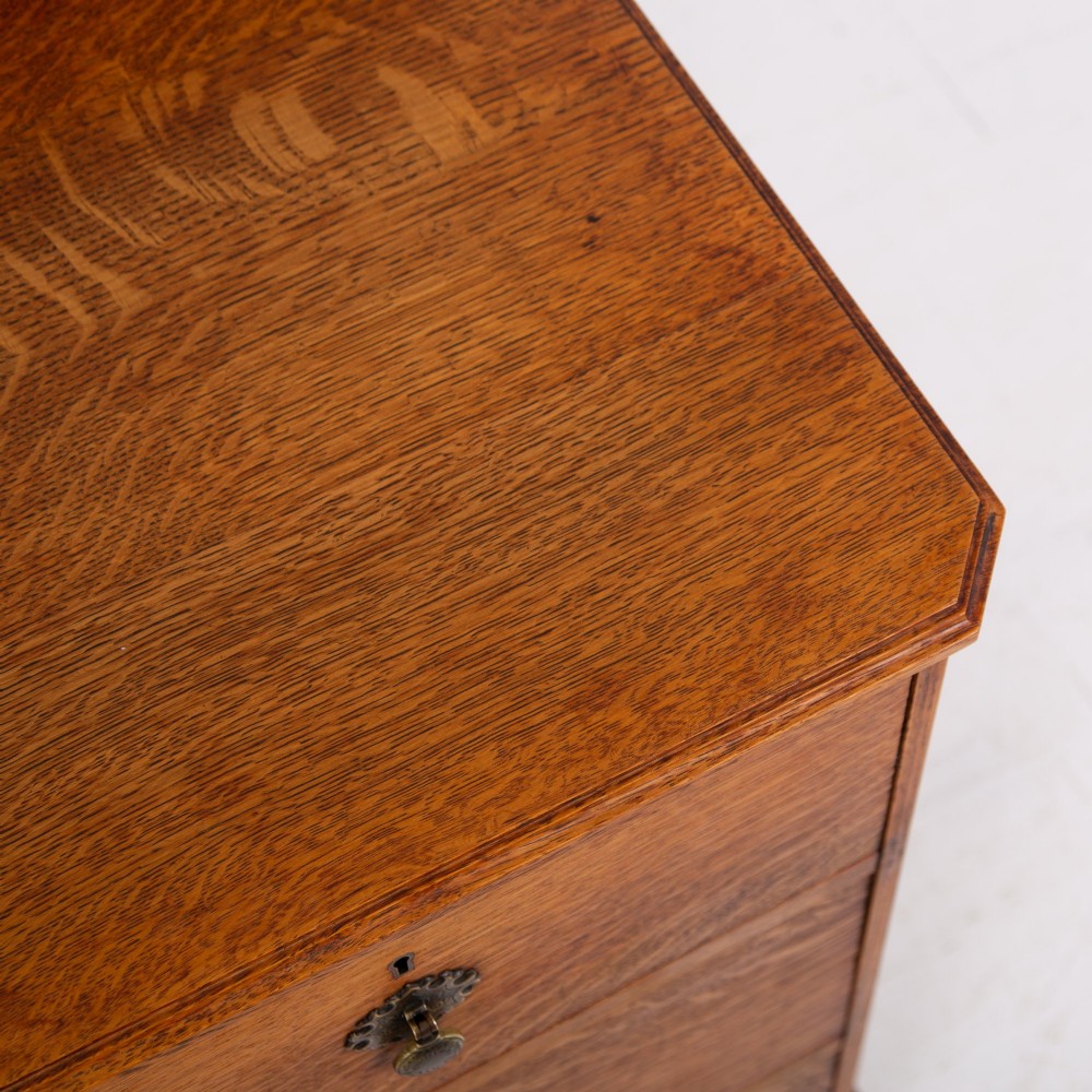 Handsome English Oak Chest of Drawers C1920s No.2 View VII