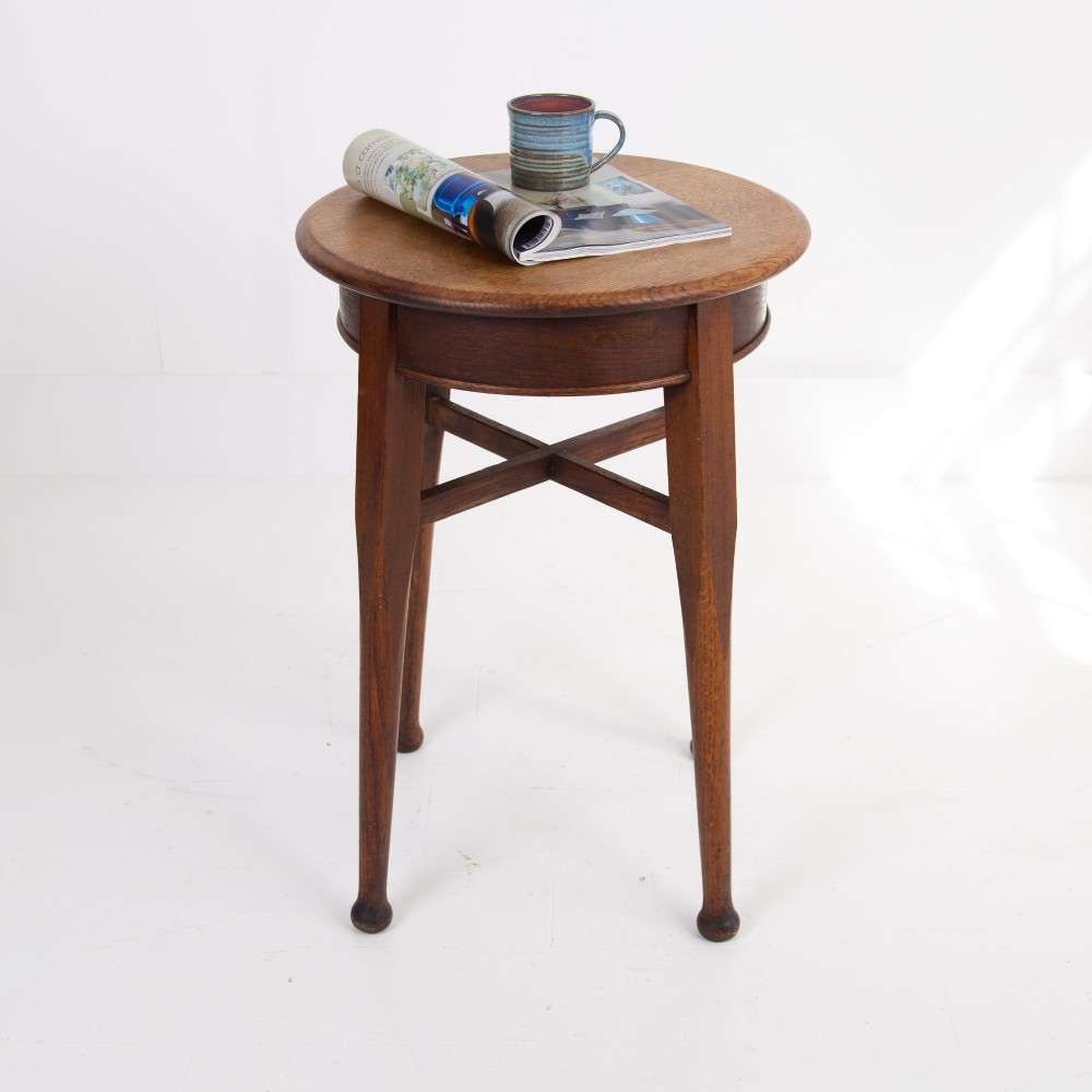 Great Looking English Oak Pub Tavern Side Table C1920 View III