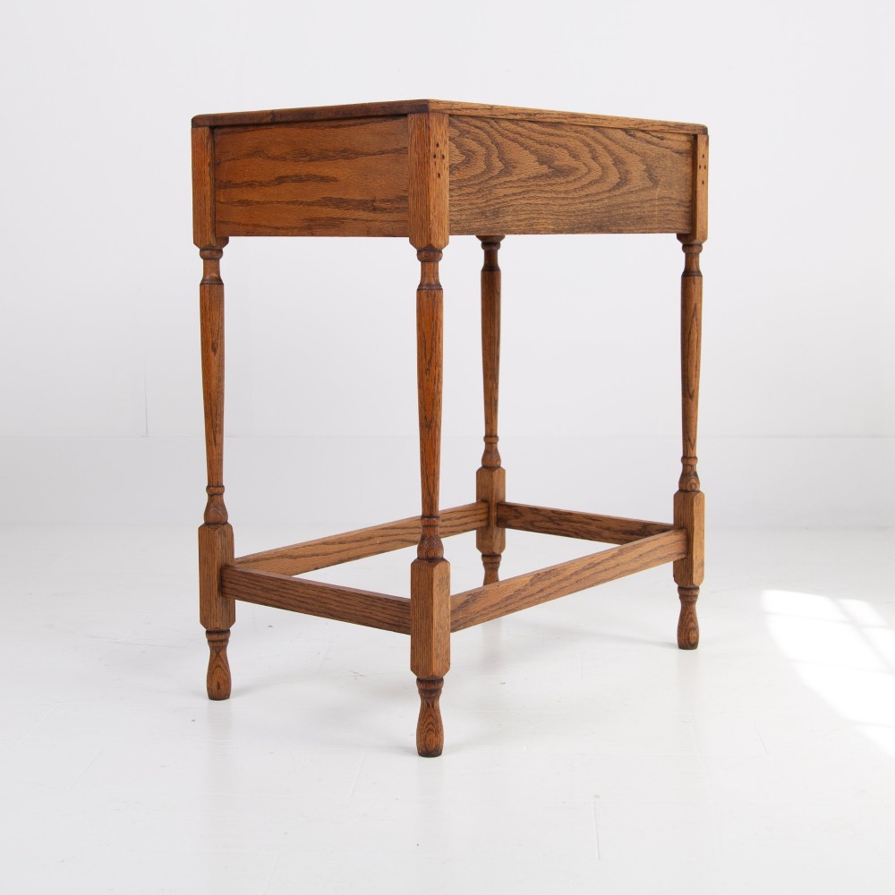Attractive Small English Golden Oak Side Table C1930 View XI