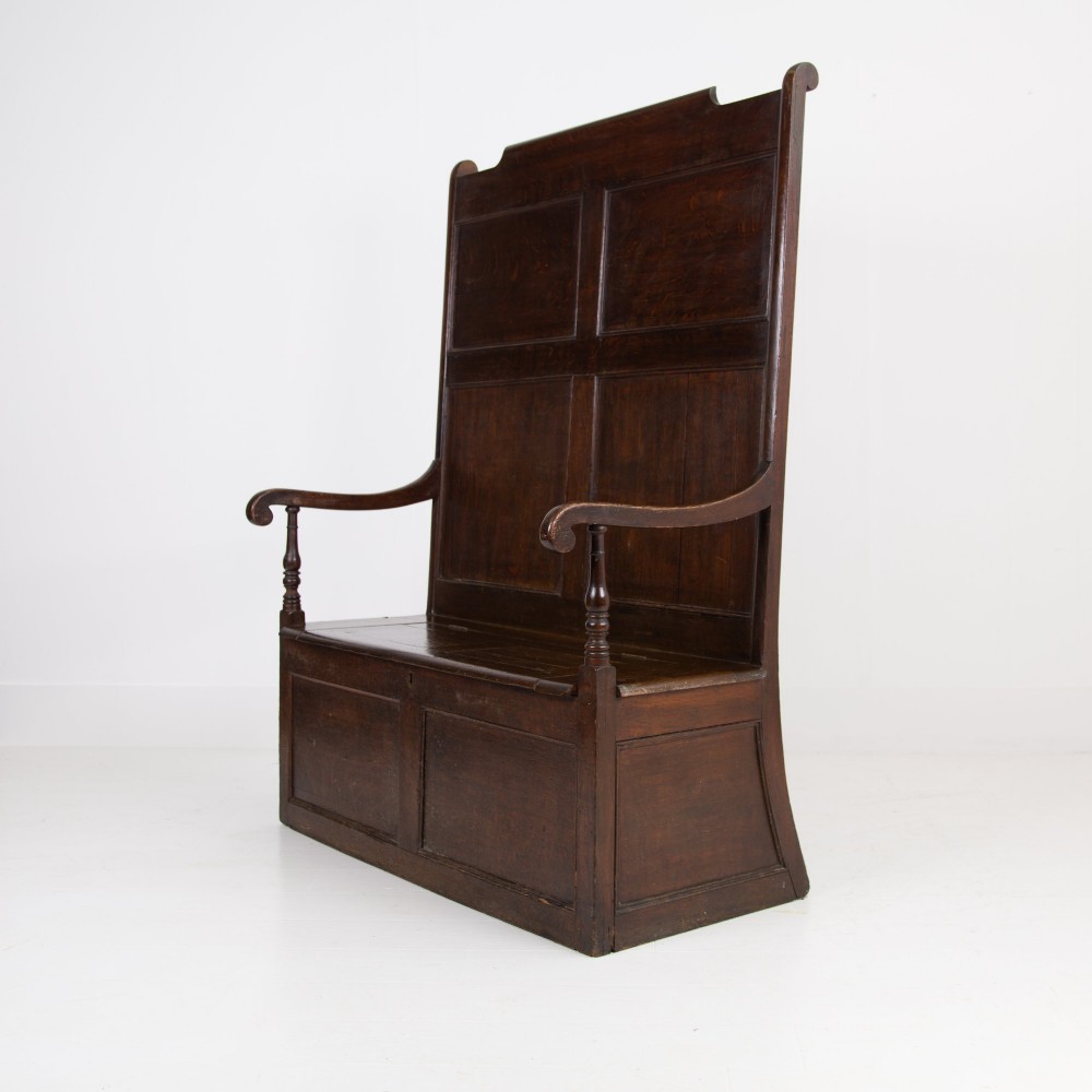 Attractive Antique 19th Century Period Oak Box Settle