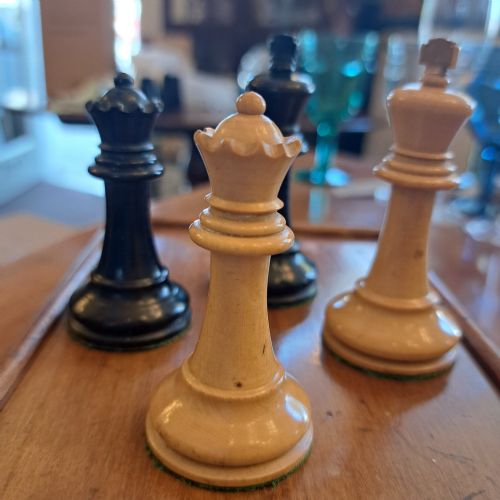 STAUNTON VICTORIAN CHESS SET - ADDITIONAL PHOTO 1