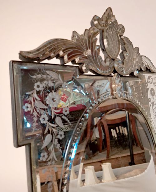 ANTIQUE VENETIAN MIRROR - ADDITIONAL PHOTO 1