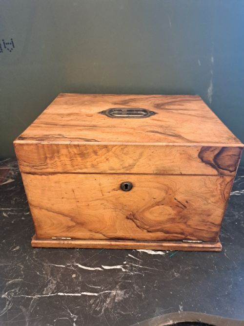 BLONDE WALNUT JEWELLERY CHEST - ADDITIONAL PHOTO 3
