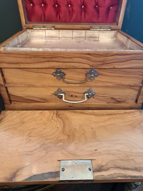 BLONDE WALNUT JEWELLERY CHEST - ADDITIONAL PHOTO 8