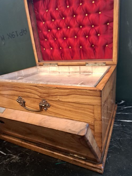 BLONDE WALNUT JEWELLERY CHEST - ADDITIONAL PHOTO 14