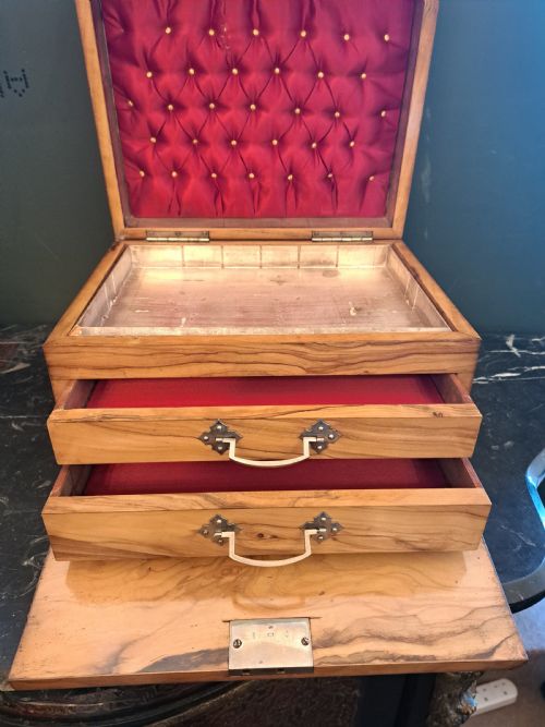 BLONDE WALNUT JEWELLERY CHEST - ADDITIONAL PHOTO 16