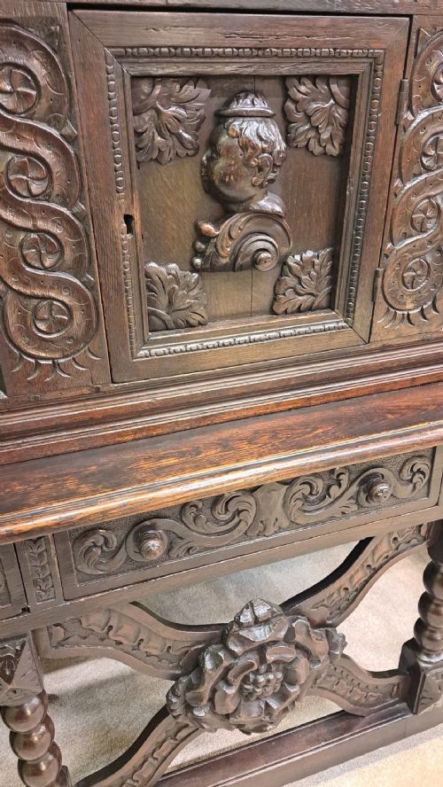 17TH CENTURY SHORT CUPBOARD - ADDITIONAL PHOTO 6