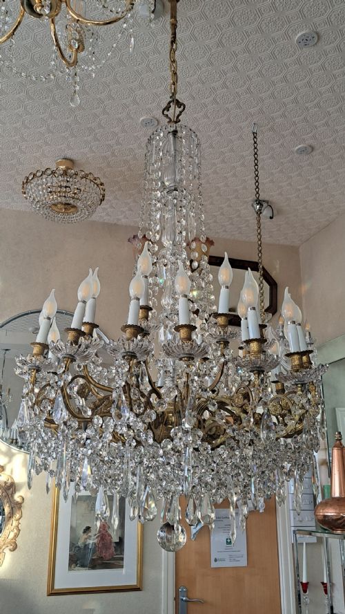HUGE BACCARAT ELECTROLIER - ADDITIONAL PHOTO 17