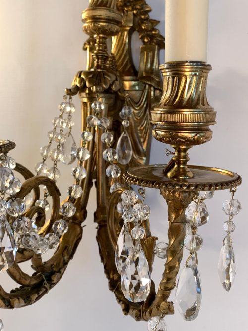 PAIR OF GOLD BRONZE ORMOLU WALL LIGHTS - ADDITIONAL PHOTO 1