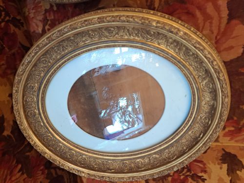 PAIR OF ANTIQUE GUILDED PICTURE FRAMES - ADDITIONAL PHOTO 3