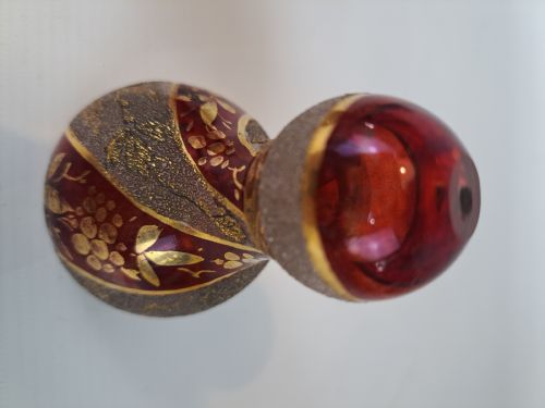 A PAIR OF BOHEMIAN RUBY AND GILDED GANGING BELLS - ADDITIONAL PHOTO 4