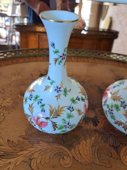 AN ORIGINAL PAIR OF CROWN DERBY BUD VASES - ADDITIONAL PHOTO 1