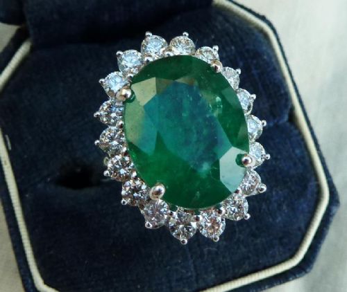 fig 2. Wonderful 8ct emerald and diamonds 18ct white gold 1950's cluster cocktail vintage antique ring