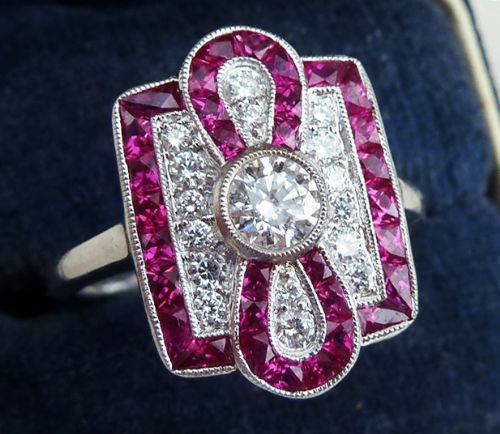 fig 2. Gorgeous art deco ruby and diamonds 18ct 18k white gold vintage antique cluster ring