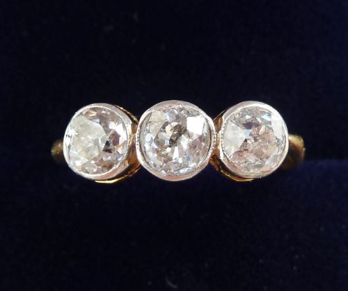 Gorgeous Art Deco 18ct 18k and White Gold 1.30ct Diamond Three Stone Trilogy Vintage Antique Ring