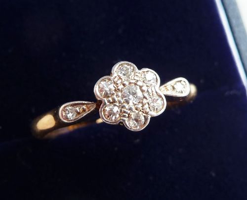 fig 1. Beautiful art deco 18ct 18k and white gold 0.15ct diamond daisy cluster vintage antique ring