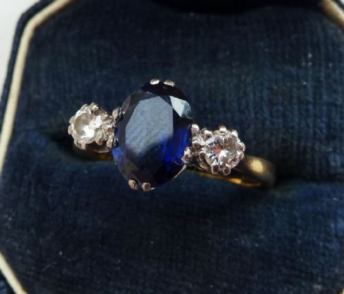 fig 1. Beautiful art deco 18ct 18k gold platinum 1.50ct sapphire and diamond trilogy vintage antique ring