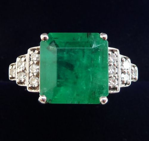 Stunning Art Deco 18ct 18k White Gold 4ct Emerald and Diamond Vintage Antique Ring