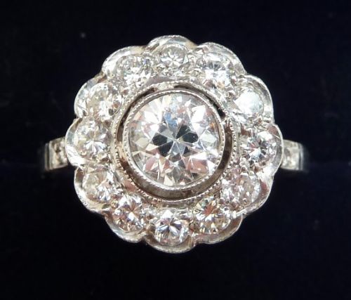 Beautiful Art Deco Platinum 1.65ct Diamond Daisy Cluster Vintage Antique Ring