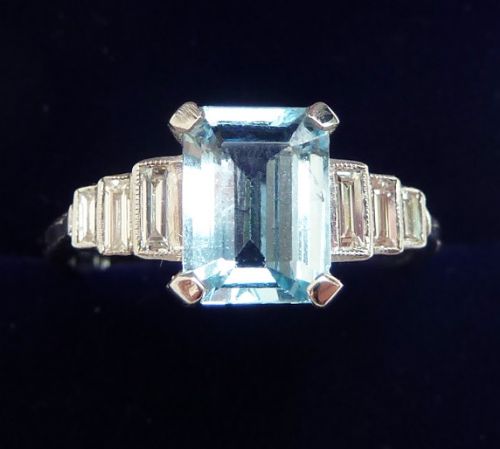 Gorgeous Platinum Art Deco 1.10ct Aquamarine and Baguette Diamond Vintage Antique Ring
