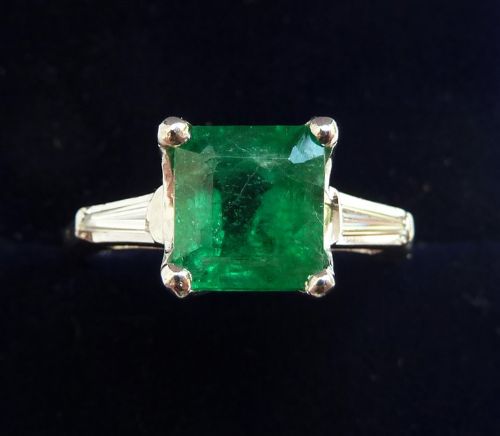 Stunning Art Deco Platinum 1.80ct Emerald and Baguette Diamond Trilogy Vintage Antique Ring