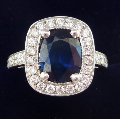 Stunning Vintage 18ct 18k White Gold 2.20 Sapphire and 0.70ct Diamond Vintage Antique Cluster Ring