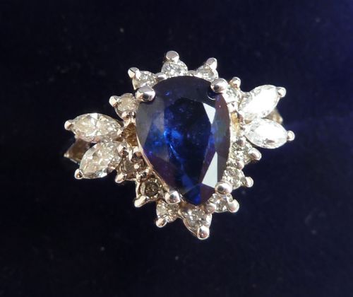 fig 2. Gorgeous vintage 18ct white gold 1.75ct sapphire and diamond cluster ring