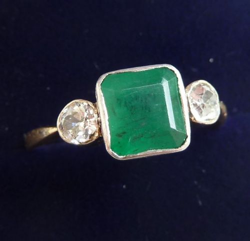 fig 1. Gorgeous art deco 18ct gold platinum 1.30ct emerald and diamond vintage antique trilogy ring