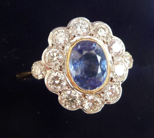 fig 2. Gorgeous 18ct 18k and white gold ceylon 1.20ct sapphire and diamond cluster ring