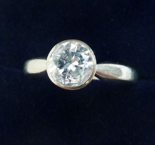 fig 1. Gorgeous art deco 18ct 18k white gold 1ct diamond solitaire vintage antique engagement ring
