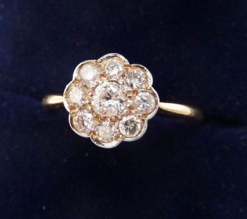 fig 1. Beautiful art deco 18ct 18k and white gold 0.50ct Diamond vintage antique daisy ring