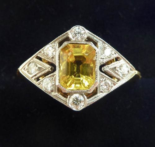 Gorgeous 18ct Gold and Platinum 0.75ct Yellow Sapphire and Diamond Vintage Antique Ring