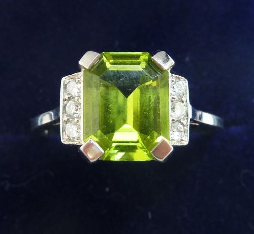 Beautiful Art Deco Platinum 2.2ct Emerald Cut Peridot and Diamond Vintage Antique Ring