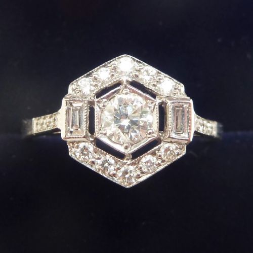 Gorgeous Art Deco Platinum 0.80ct Diamond and Baguette Diamond Cluster Vintage Antique Ring