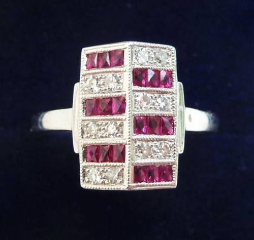 Gorgeous Art Deco 18ct 18k White Gold Ruby and Diamond Vintage Antique Ring