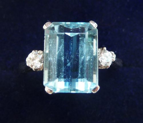 Stunning Art Deco Platinum 3.50ct Emerald Cut Aquamarine and Diamond Vintage Antique Ring