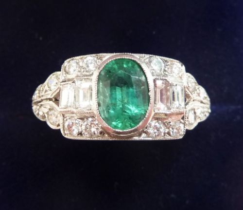 Stunning Platinum 0.90ct Emerald and 0.73ct Diamond Vintage Antique Cluster Ring