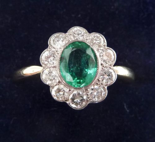 Gorgeous Art Deco 18ct and White Gold 0.50ct Emerald and Diamond Vintage Antique Ring