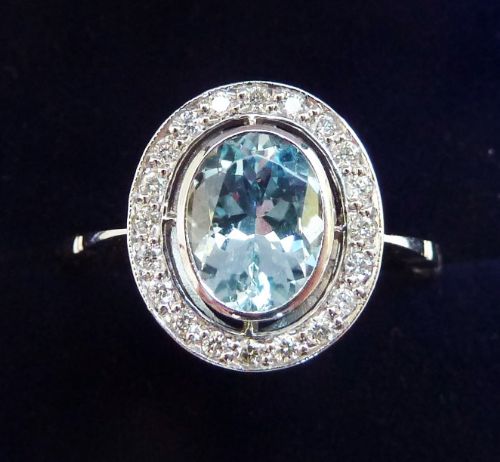 Gorgeous Platinum Art Deco 1.10ct Oval Cut Aquamarine and Diamond Vintage Antique Ring