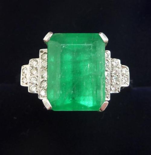 Stunning Art Deco 18ct White Gold 3.15ct Emerald and Diamond Vintage Antique Ring