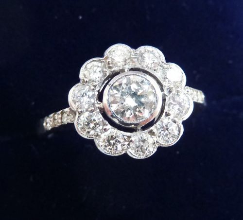 fig 2. Gorgeous art deco platinum 0.91ct diamond vintage antique daisy ring