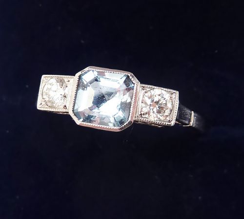 Beautiful Art Deco Platinum 0.70ct Aquamarine and Diamond Vintage Antique Trilogy Ring