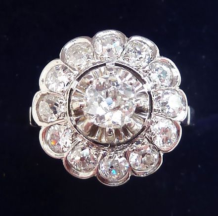 Gorgeous art deco platinum 0.84ct diamond French cluster vintage antique ring