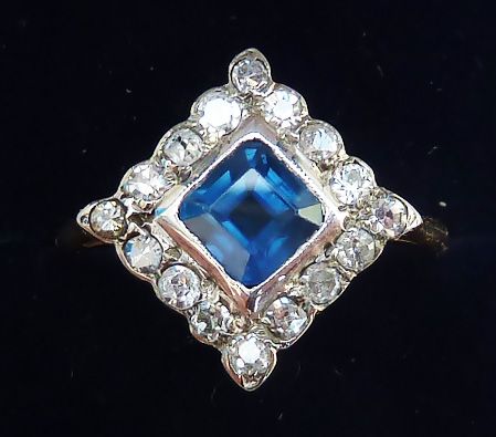Beautiful Art Deco 18ct White Gold 0.75ct Sapphire and Diamond Vintage Antique Cluster Ring