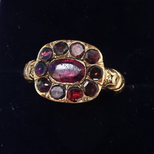 fig 1. Beautiful georgian 18ct gold 1.15ct almandine garnet vintage antique cluster ring