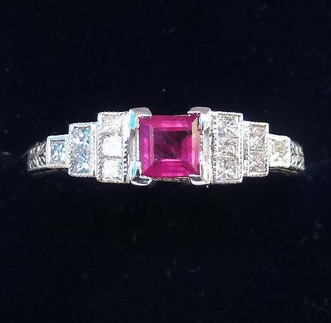 Beautiful Art Deco 18ct White Gold 0.25ct Ruby and Diamond Vintage Antique Ring