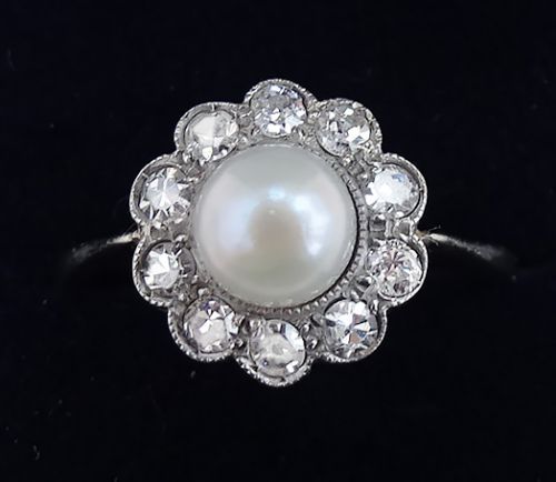 Beautiful Art Deco Platinum 0.30ct Diamond and Pearl Vintage Antique Daisy Ring